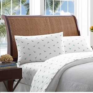 NWT Tommy Bahama Queen bedsheets